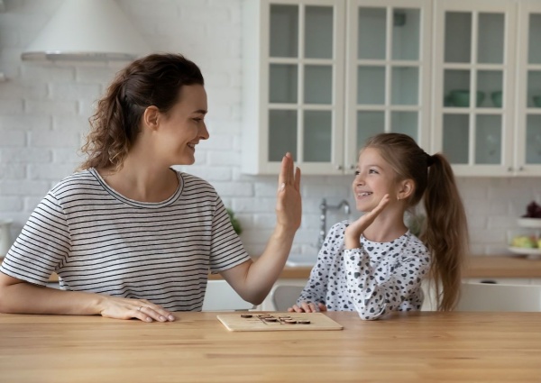 如何教導(dǎo)自閉癥孩子認(rèn)識(shí)及處理情緒？